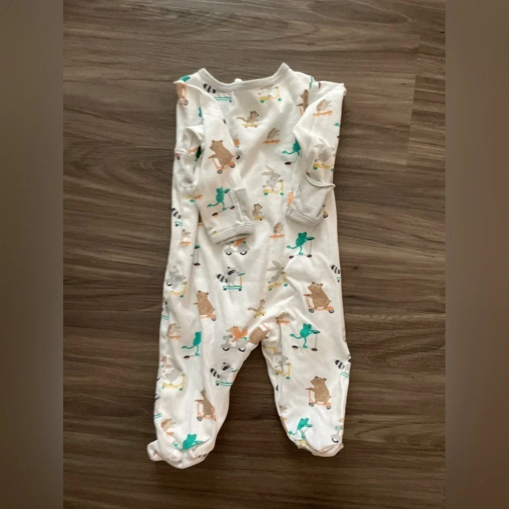 Wonder Nation Cream Footie with Animal Print size 3/6M